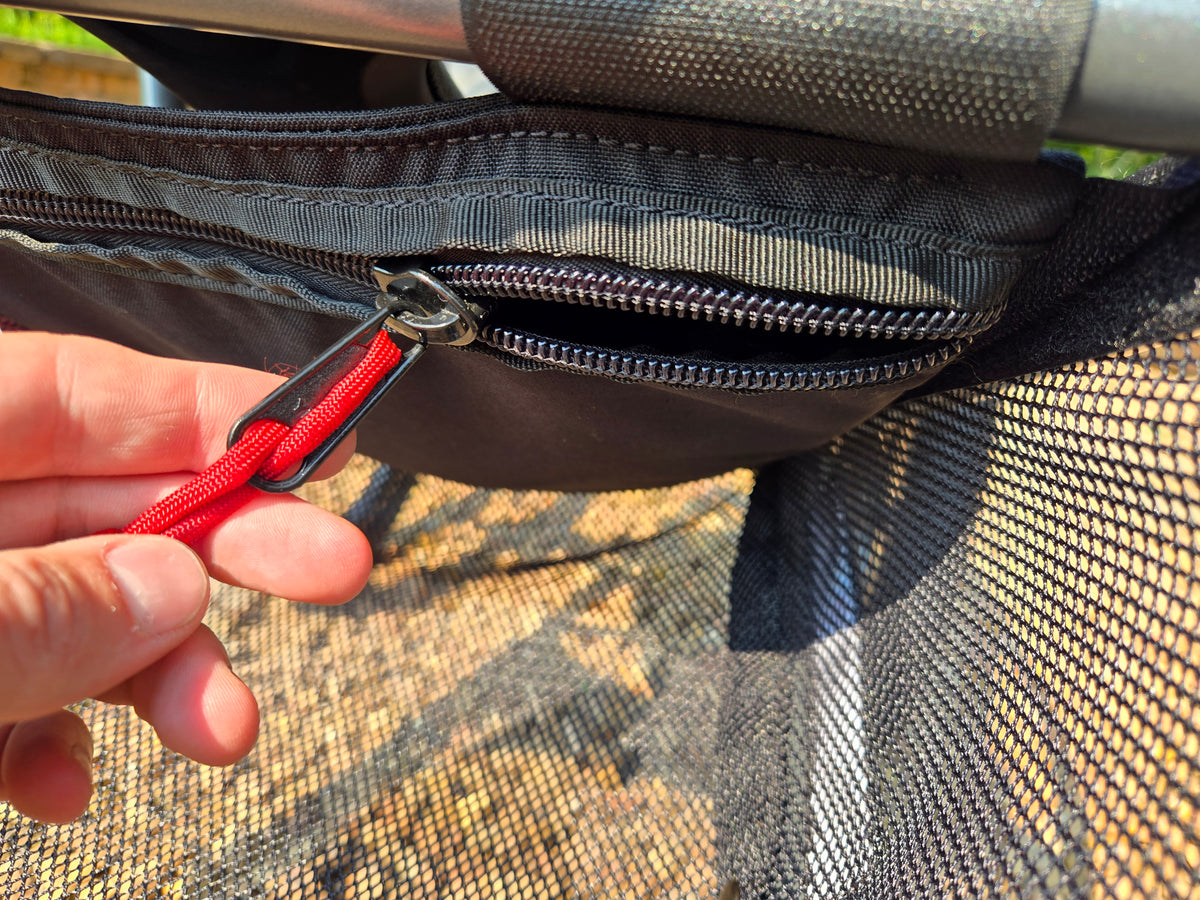 quality zippers for the included storage pouch
